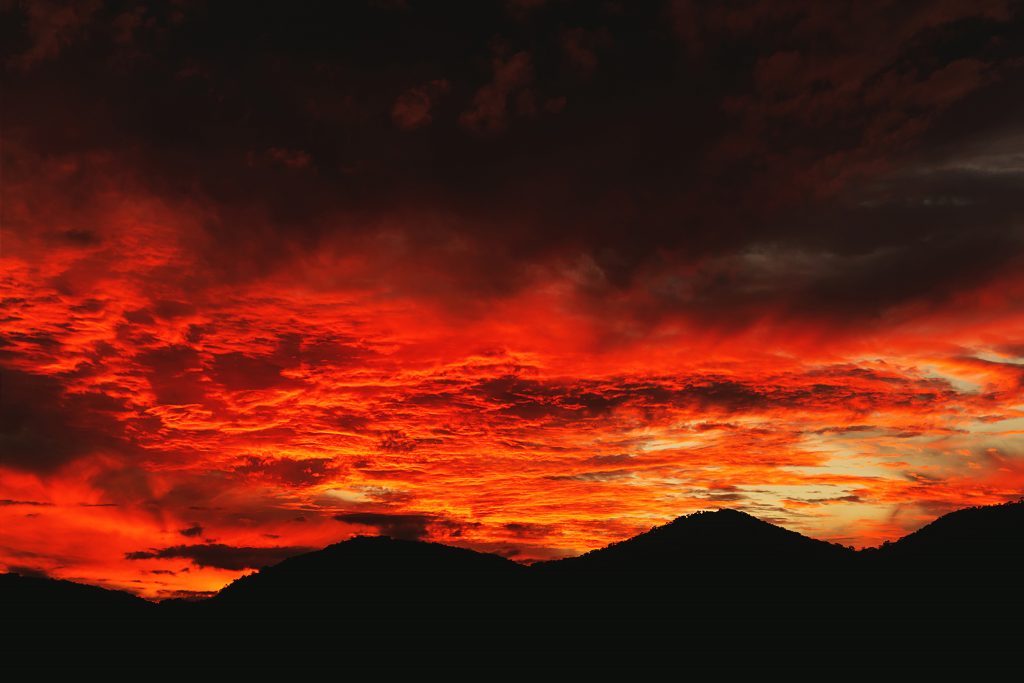 Fotografia de Paisagem para Decoração – Céu pegando fogo